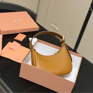 MIU MIU leather handbag, 23x13cm